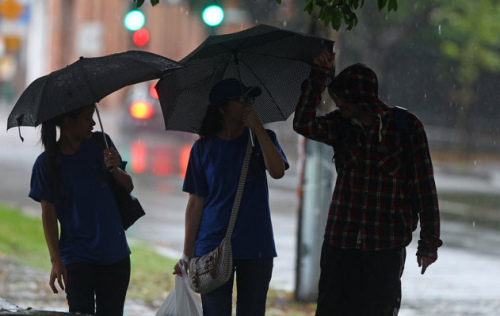 澳洲東北部強降雨引洪災(zāi)4人死數(shù)千人疏散（圖）