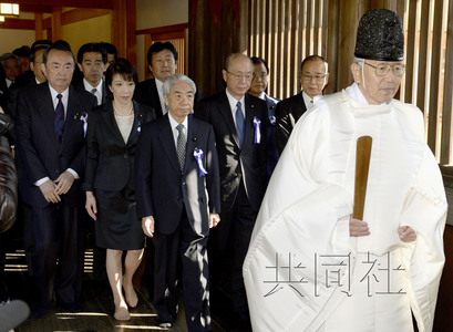 日閣僚參拜靖國神社攪動日韓關(guān)系美國促改善