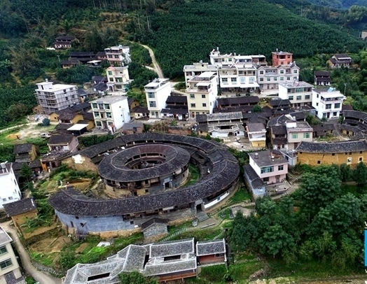 航拍平和鐘騰村：土樓遺珠耀老區(qū)