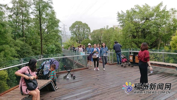 “風從海上來·改革進行時”采訪團走進福州梅峰山地公園