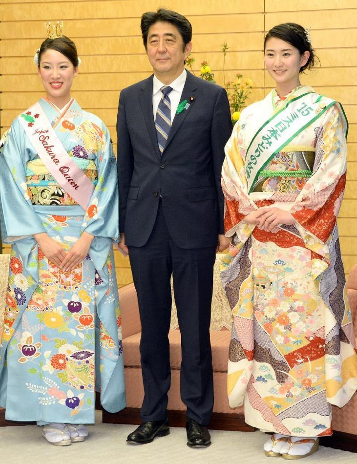 安倍接見日本櫻花女王、綠色女神